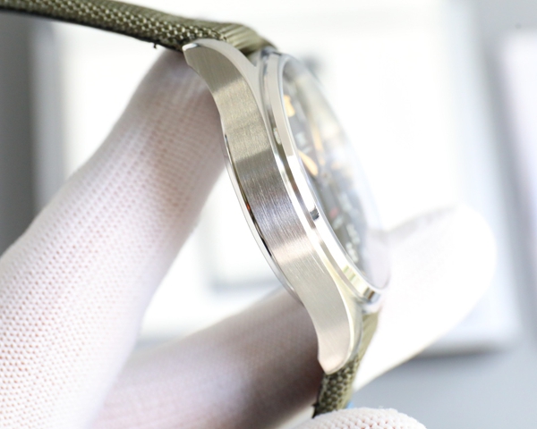 アイ・ダブリュー・シー素材ディテール